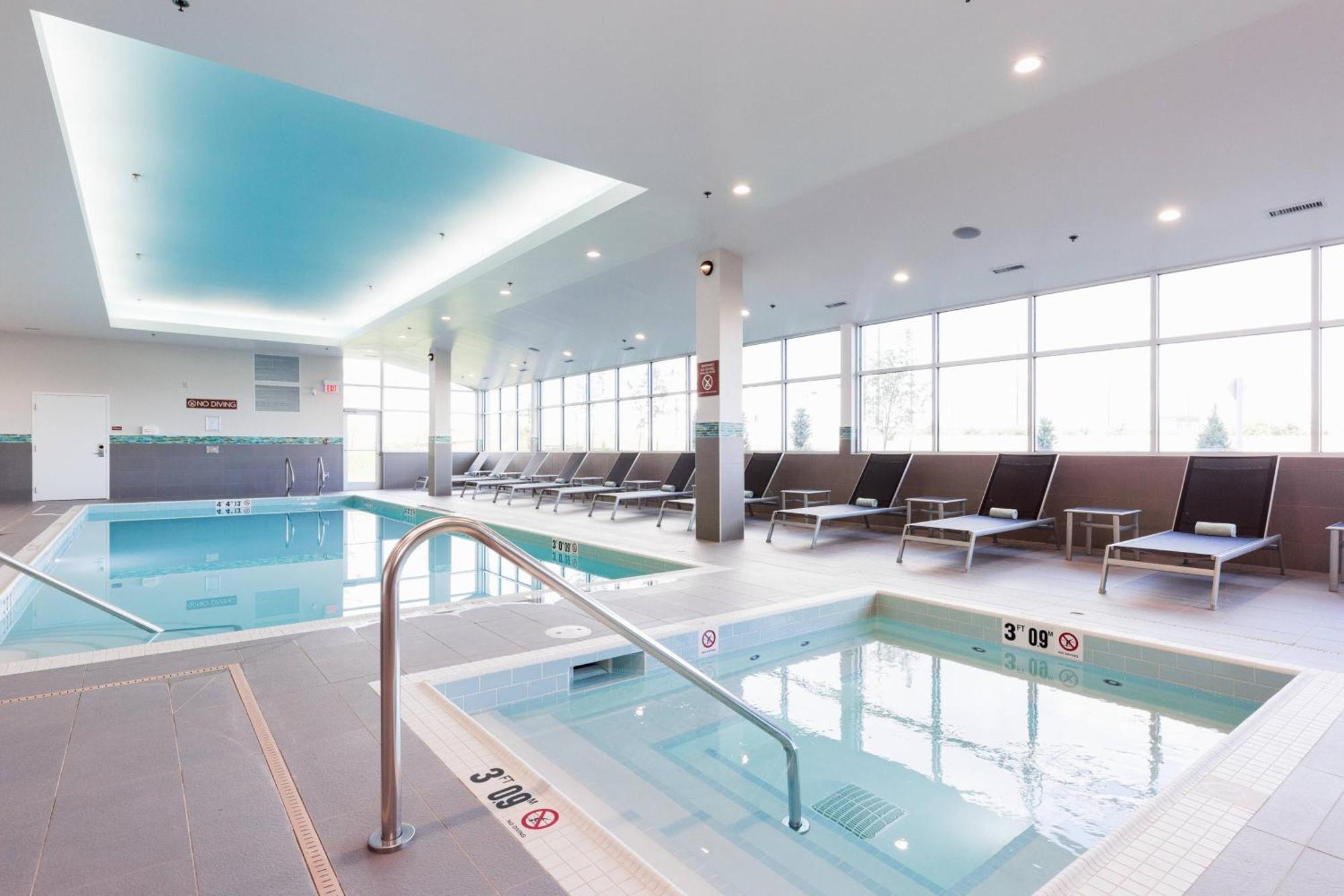Towneplace Suites By Marriott Edmonton South Exteriör bild