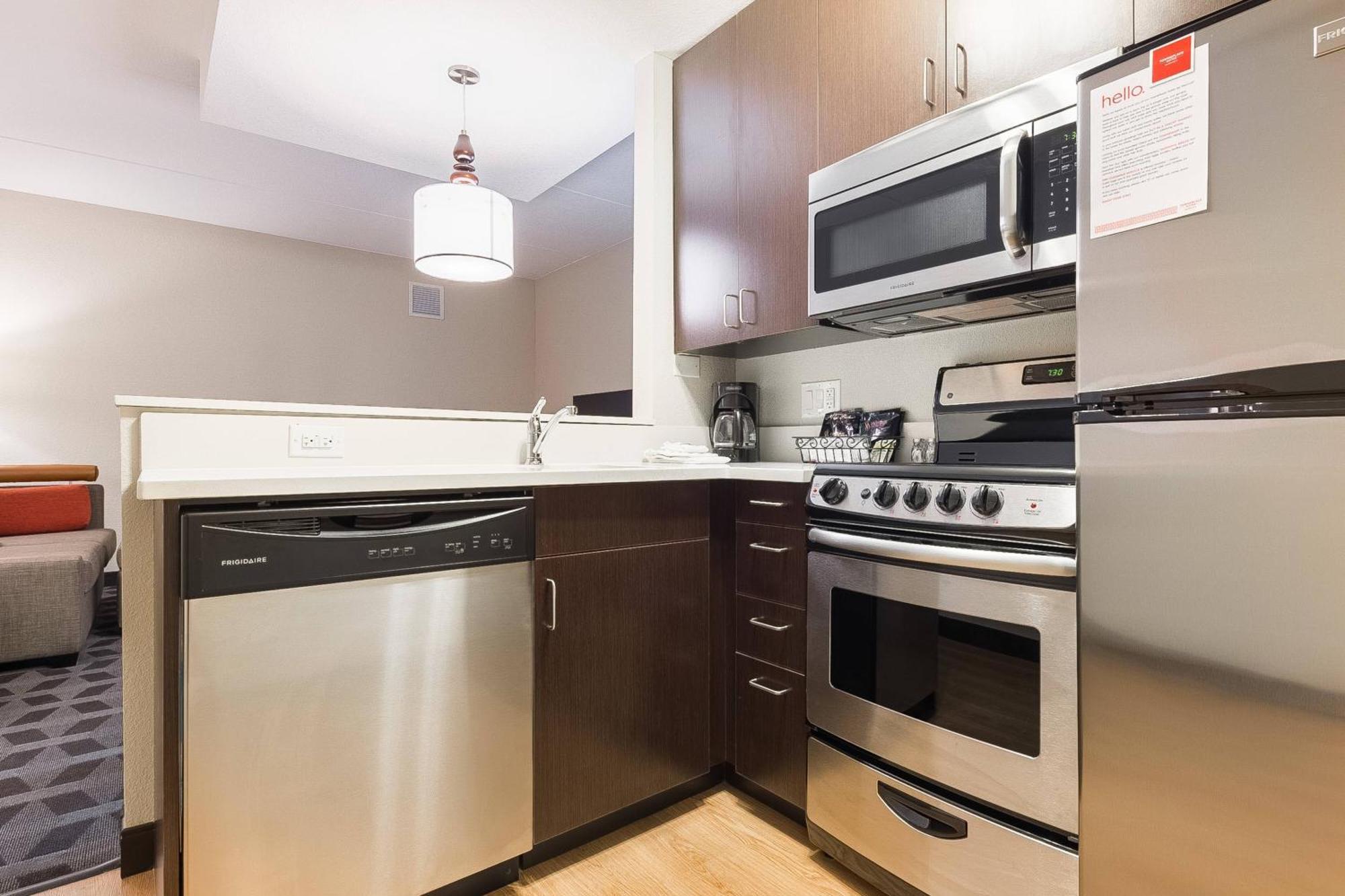 Towneplace Suites By Marriott Edmonton South Exteriör bild