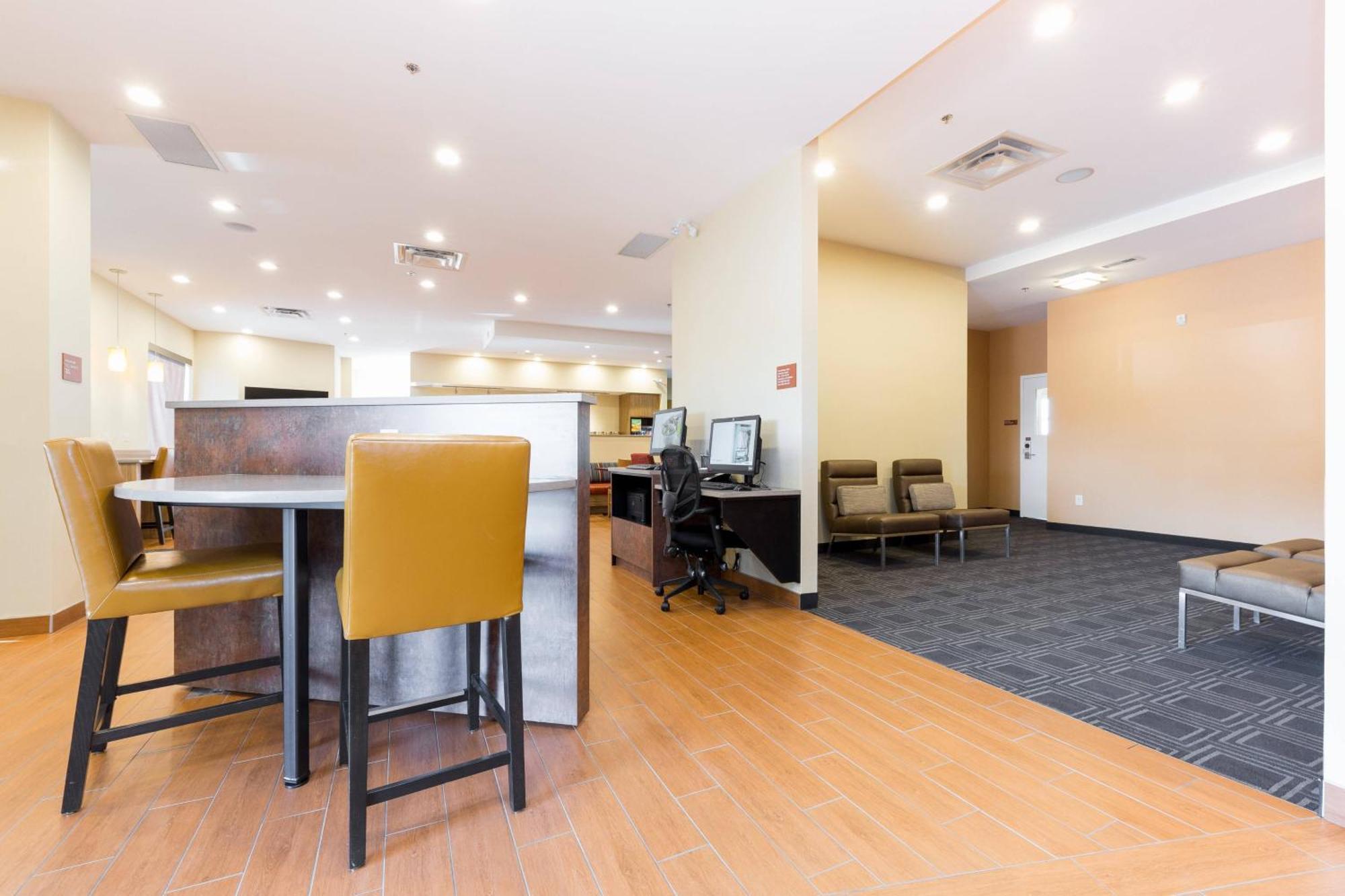 Towneplace Suites By Marriott Edmonton South Exteriör bild